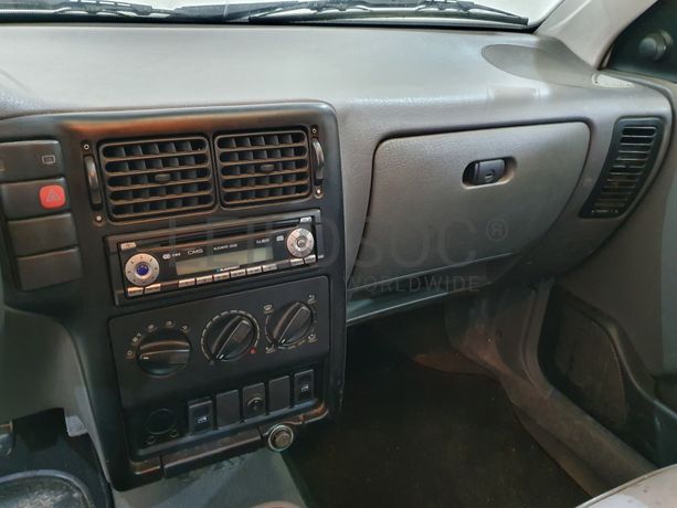 Volkswagen Caddy 1.9 SDI · Ano 2003