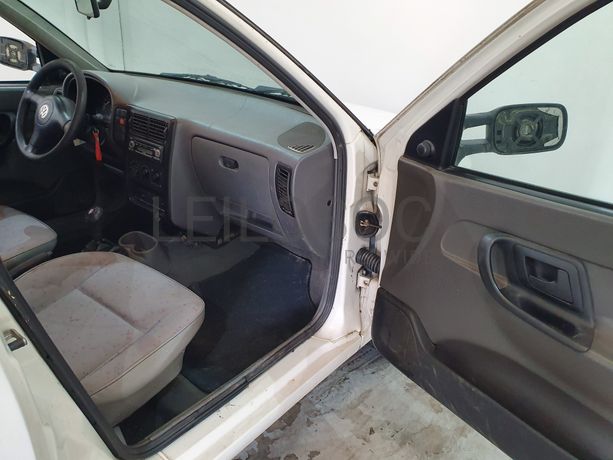 Volkswagen Caddy 1.9 SDI · Ano 2003