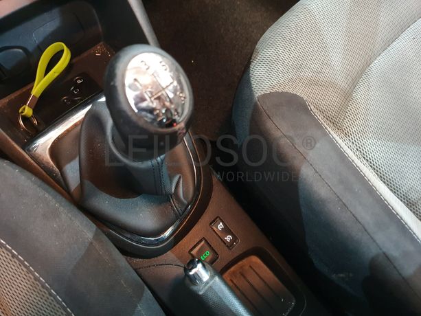 Renault Captur 1.5 DCI · Ano 2014