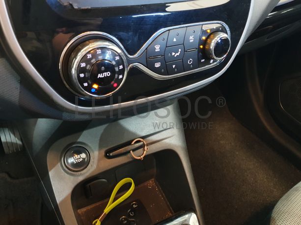 Renault Captur 1.5 DCI · Ano 2014