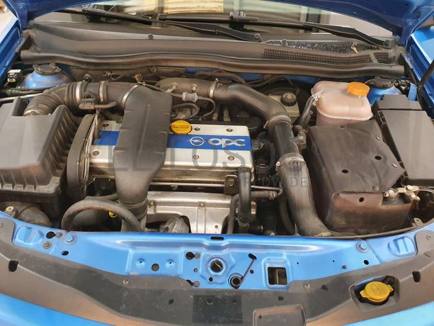 Opel Astra GTC · Ano 2010