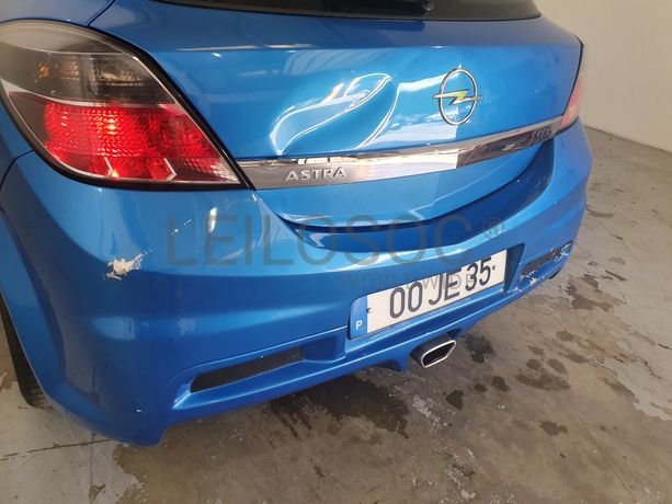 Opel Astra GTC · Ano 2010