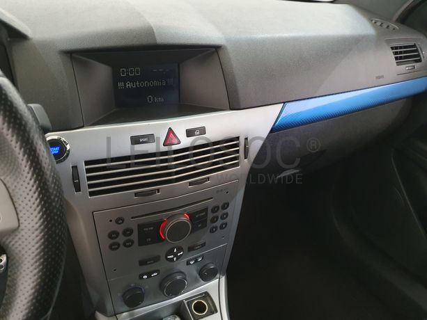 Opel Astra GTC · Ano 2010