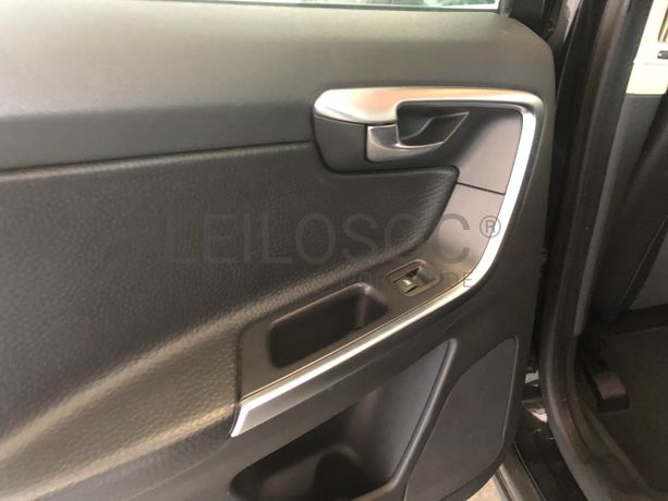 Volvo XC60 · Ano 2010