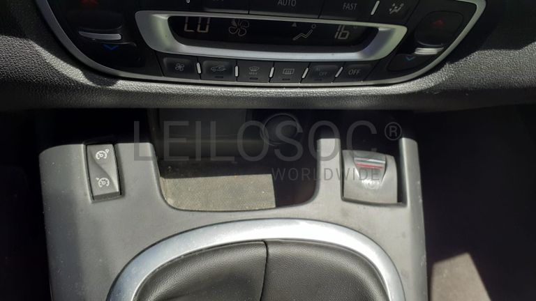 Renault Grand Scénic DCI · Ano 2013