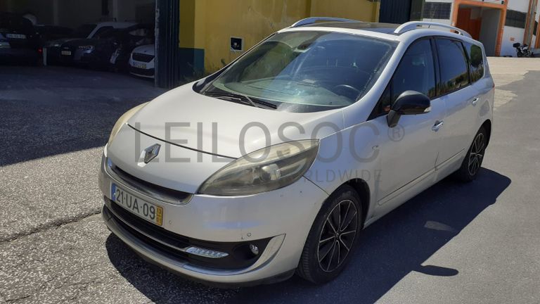Renault Grand Scénic DCI · Ano 2013