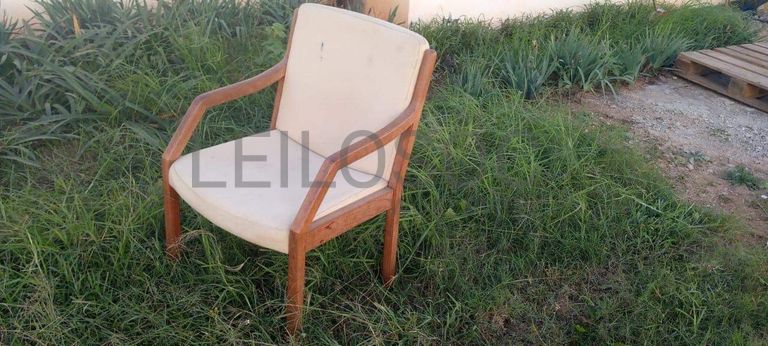 Meubles, imprimante, cartouche, refrigerateur (salle 9)