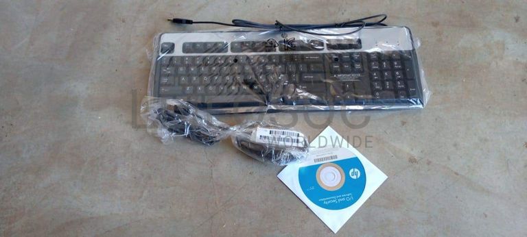 Meubles, imprimante, cartouche, refrigerateur (salle 9)