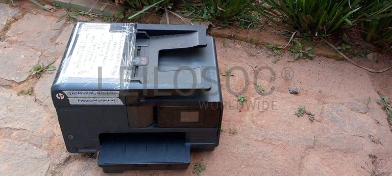 Meubles, imprimante, cartouche, refrigerateur (salle 9)