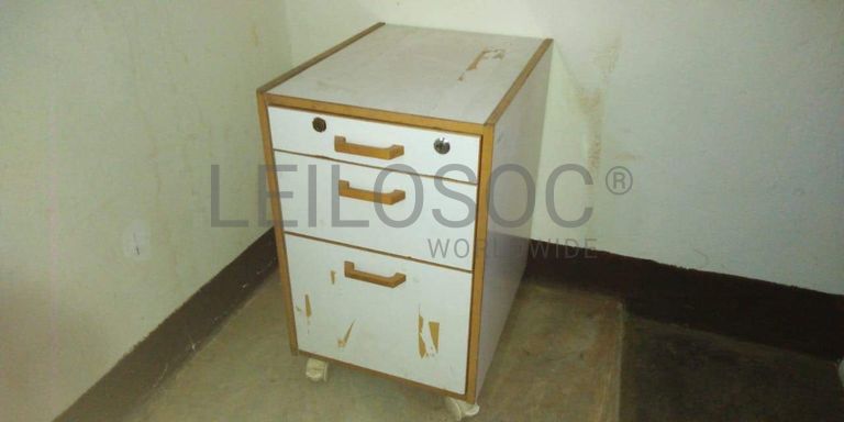 Meubles, imprimante, cartouche, refrigerateur (salle 9)