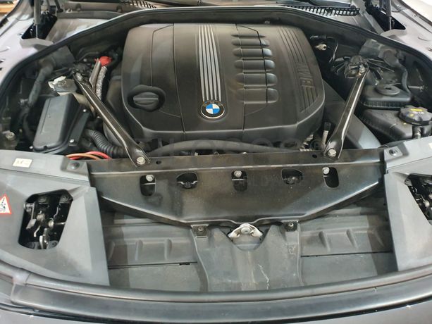 BMW 740D · Ano 2010