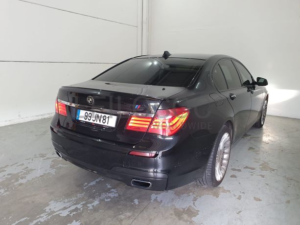 BMW 740D · Ano 2010