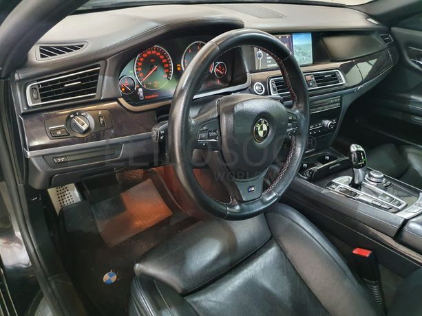 BMW 740D · Ano 2010