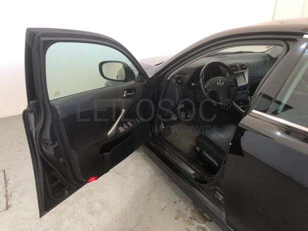 Lexus IS220D · Ano 2006