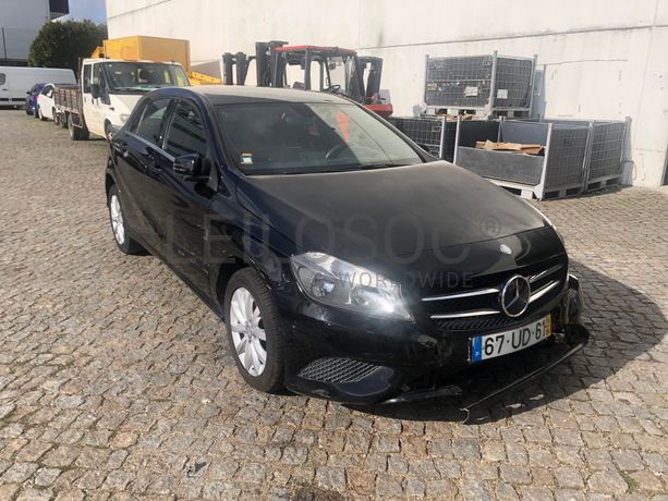 Mercedes-Benz A180 CDI · Ano 2014