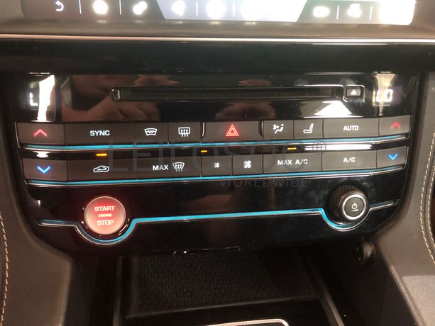 Jaguar F Pace 2.0 I4D · Ano 2016