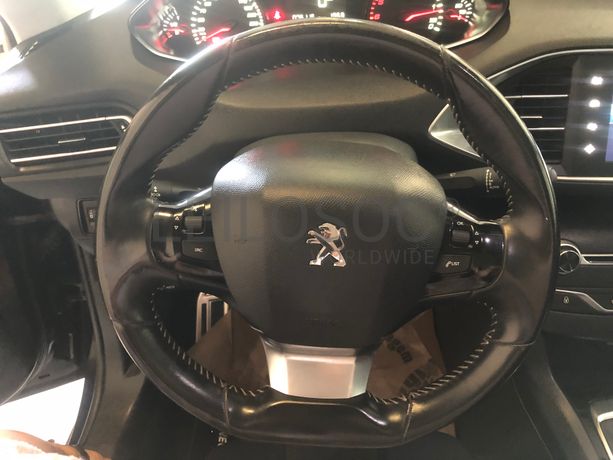 Peugeot 308 · Ano 2017