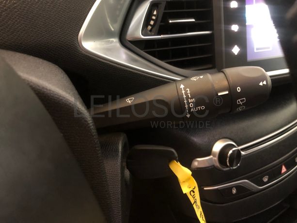 Peugeot 308 · Ano 2017