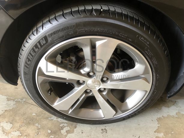 Peugeot 308 · Ano 2017