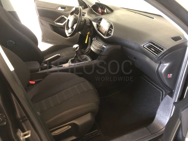 Peugeot 308 · Ano 2017