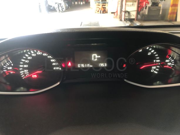 Peugeot 308 · Ano 2017