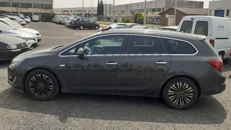 Opel Astra Cosmo Sports Tourer 1.7Cdti