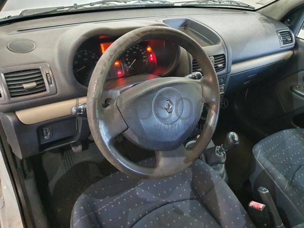 Renault Clio · Ano 2005