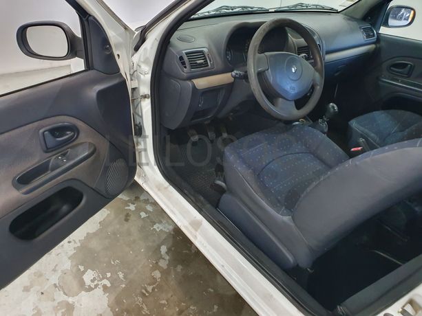 Renault Clio · Ano 2005