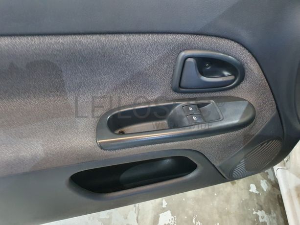 Renault Clio · Ano 2005