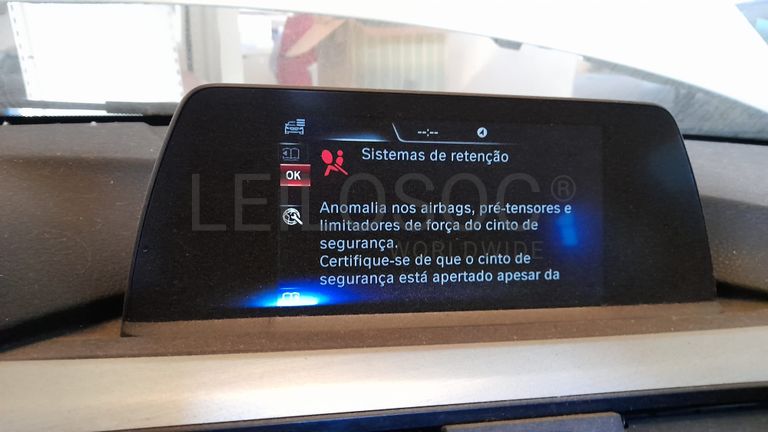 BMW 318D · Ano 2015