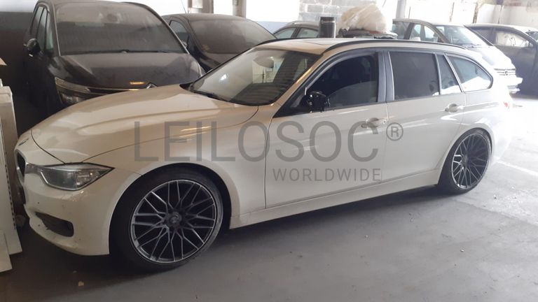 BMW 318D · Ano 2015