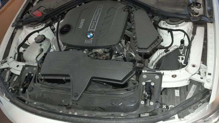 BMW 318D · Ano 2015