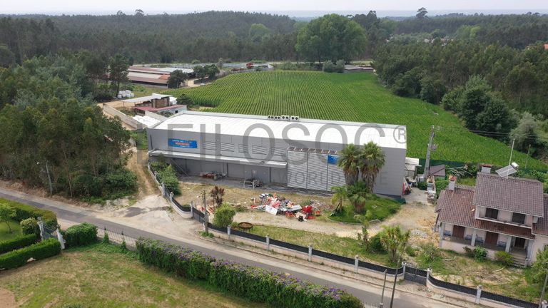 Armazém Industrial com Câmaras Frigoríficas · Águeda