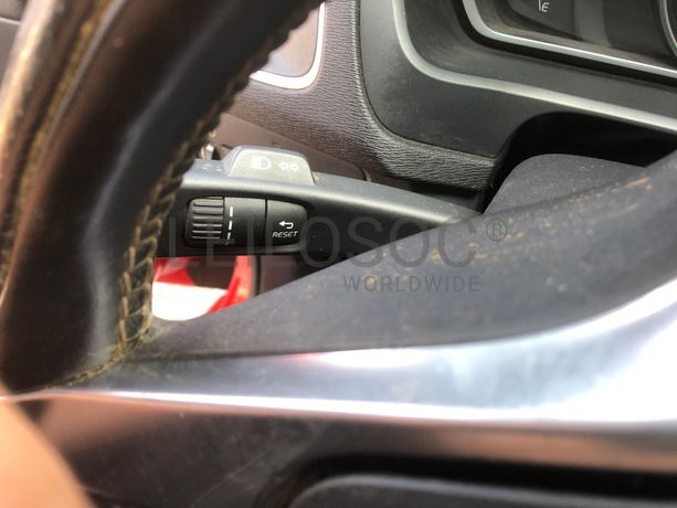 Volvo V40 · Ano 2014