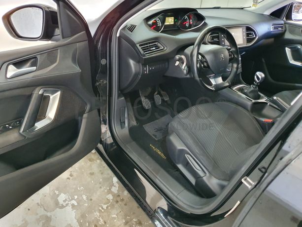 Peugeot 308 · Ano 2016