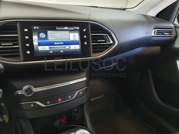 Peugeot 308 · Ano 2016