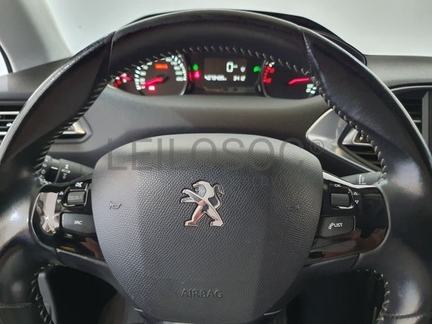 Peugeot 308 · Ano 2016