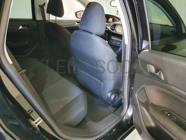 Peugeot 308 · Ano 2016