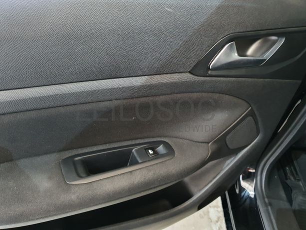 Peugeot 308 · Ano 2016