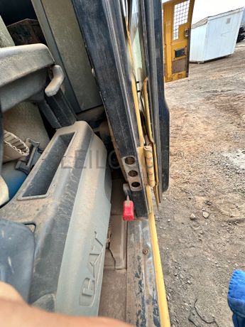 Escavadora CATERPILLAR 323 DLN