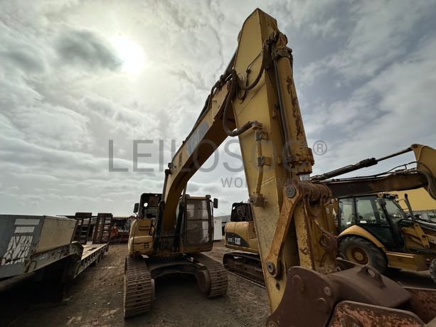 Escavadora CATERPILLAR 323 DLN