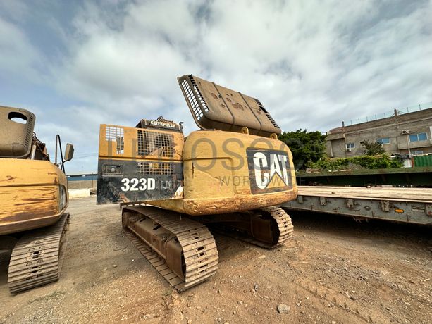 Escavadora CATERPILLAR 323 DLN