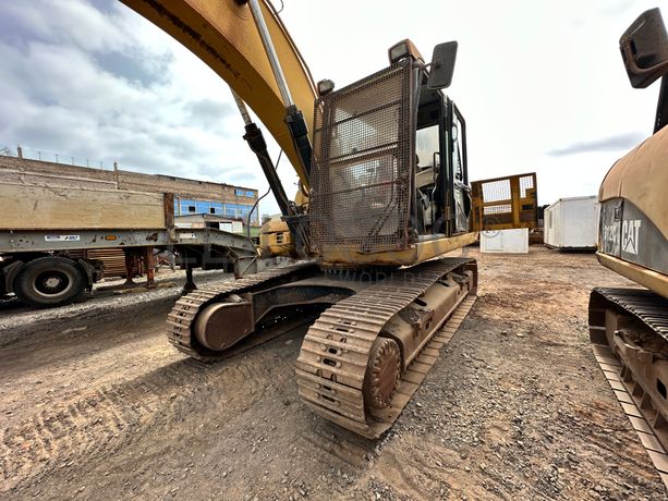 Escavadora CATERPILLAR 323 DLN