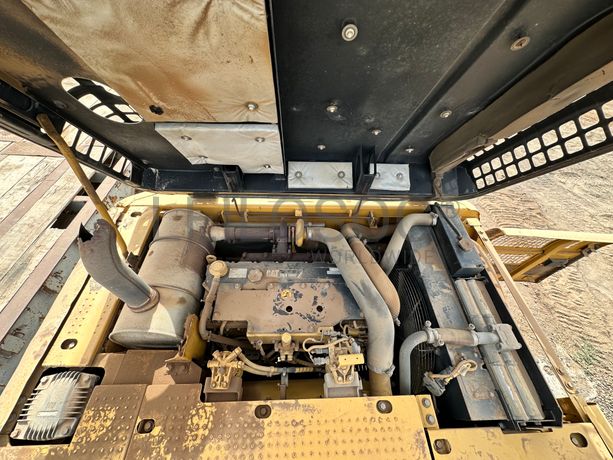 Escavadora CATERPILLAR 323 DLN