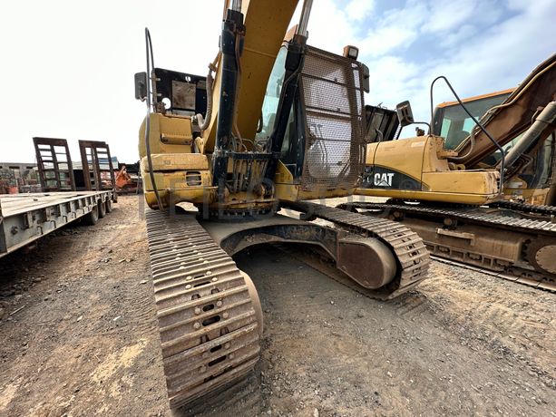 Escavadora CATERPILLAR 323 DLN
