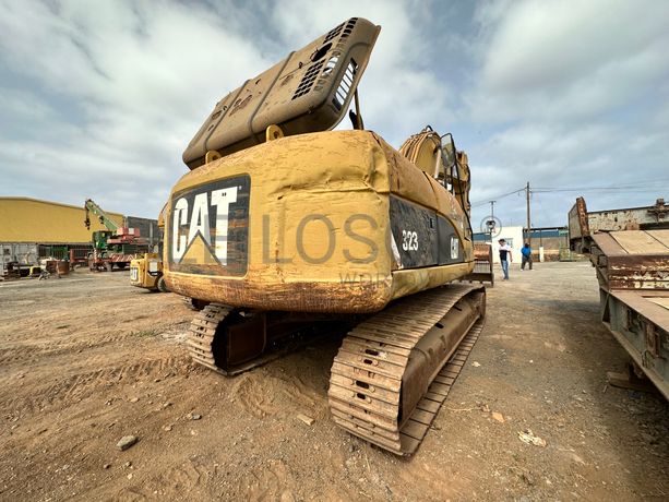 Escavadora CATERPILLAR 323 DLN
