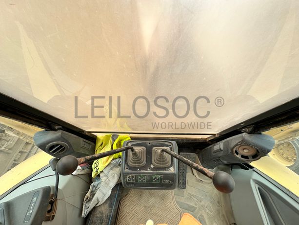 Retroescavadora CATERPILLAR 428 E