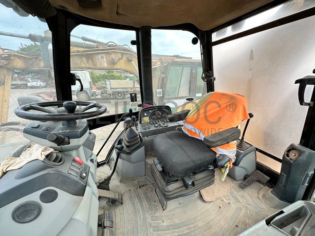 Retroescavadora CATERPILLAR 428 E