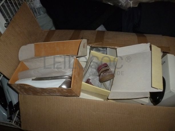 Loja + Vestuário de bebé + Mobiliário Diverso + Marca