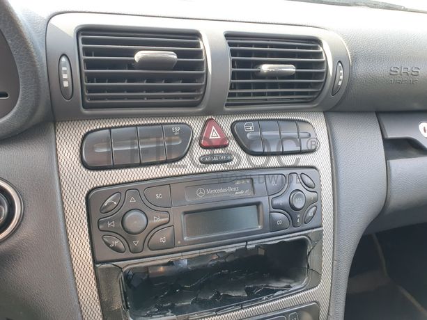 Mercedes-Benz C220 · Ano 2003